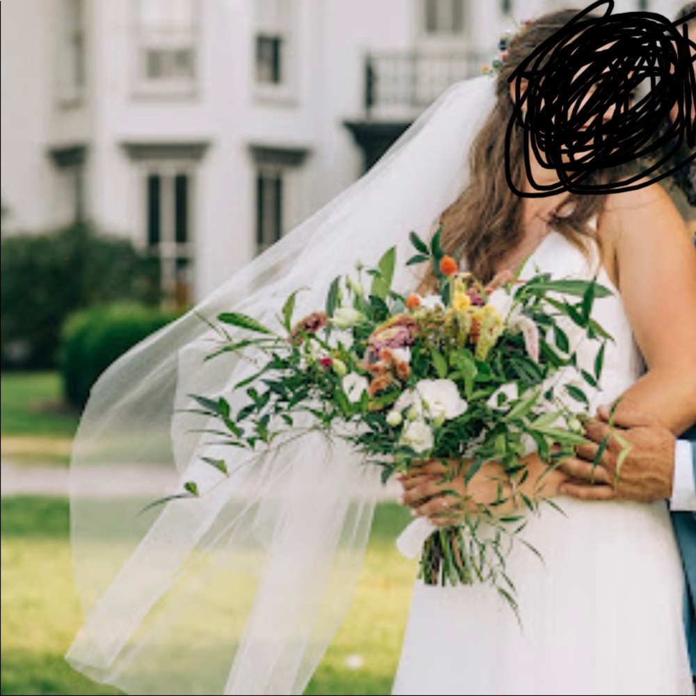 White tulle veil